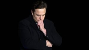 Elon Musk booed off stage at a Dave Chappelle show