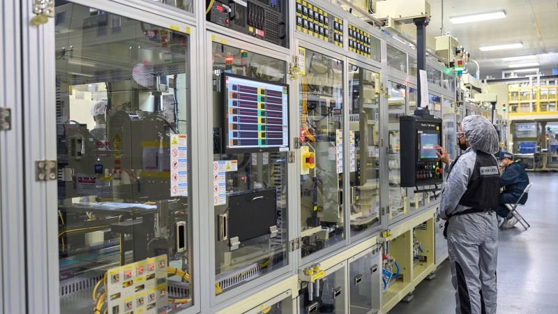 UAW wins key vote to represent Ohio electric car battery factory