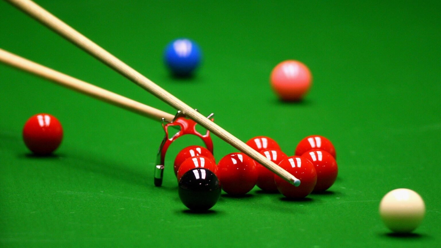 Five more players suspended from competing on the WST with immediate effect as snooker chiefs launch major betting probe