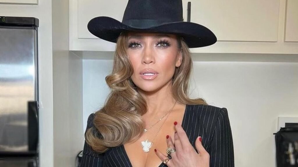 Meet the Man Behind Jennifer Lopez’s Many Viral Manicures