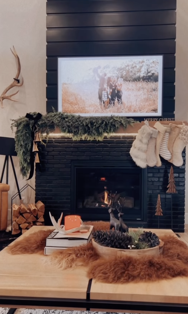 Chelsea Houska xmas decor
