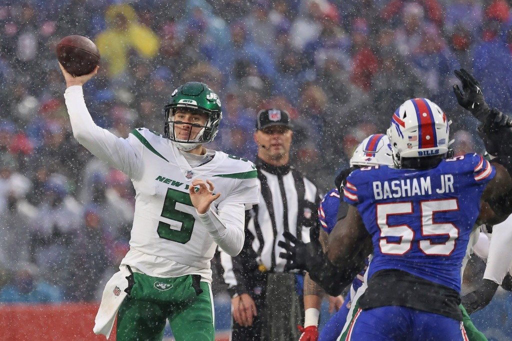 Mike White #5 of the New York Jets throws a pass during the fourth quarter against the Buffalo Bills on December 11, 2022.