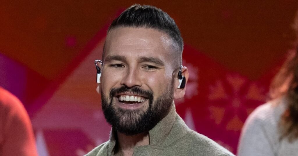 Shay Mooney says he’s lost 54 pounds, gives update on fitness journey