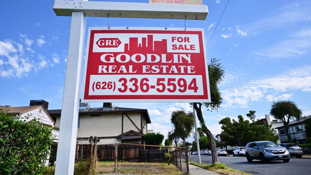 Weekly mortgage demand jumps 7% as interest rates drop to lowest level since September