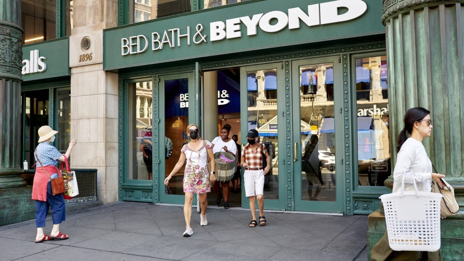 Stocks making the biggest moves midday: Silvergate Capital, Bed Bath & Beyond, Walgreens, CrowdStrike and more
