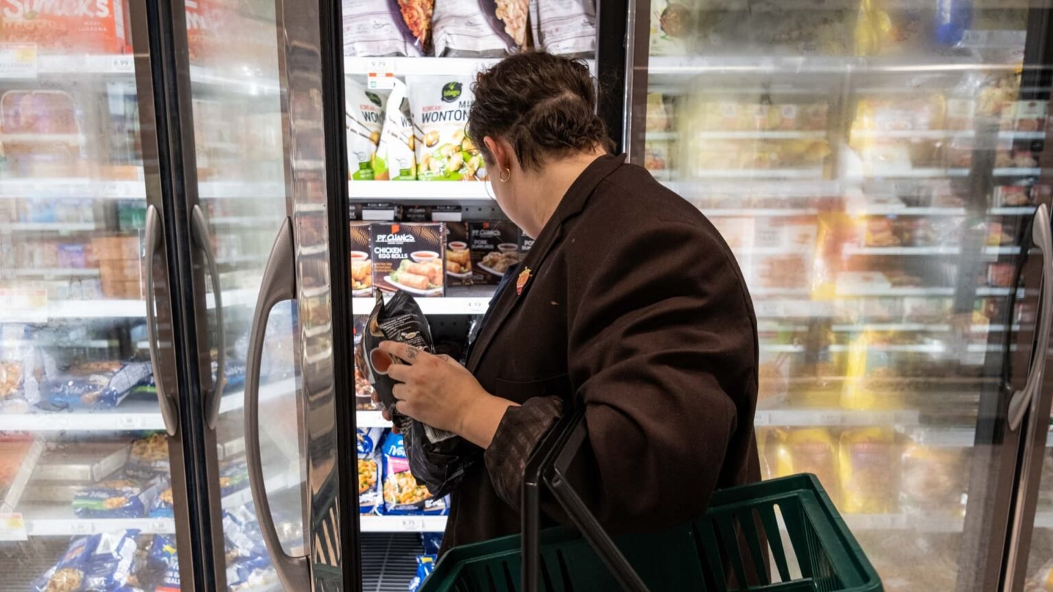 Consumers see inflation—and spending—cooling off in the year ahead, New York Fed survey shows