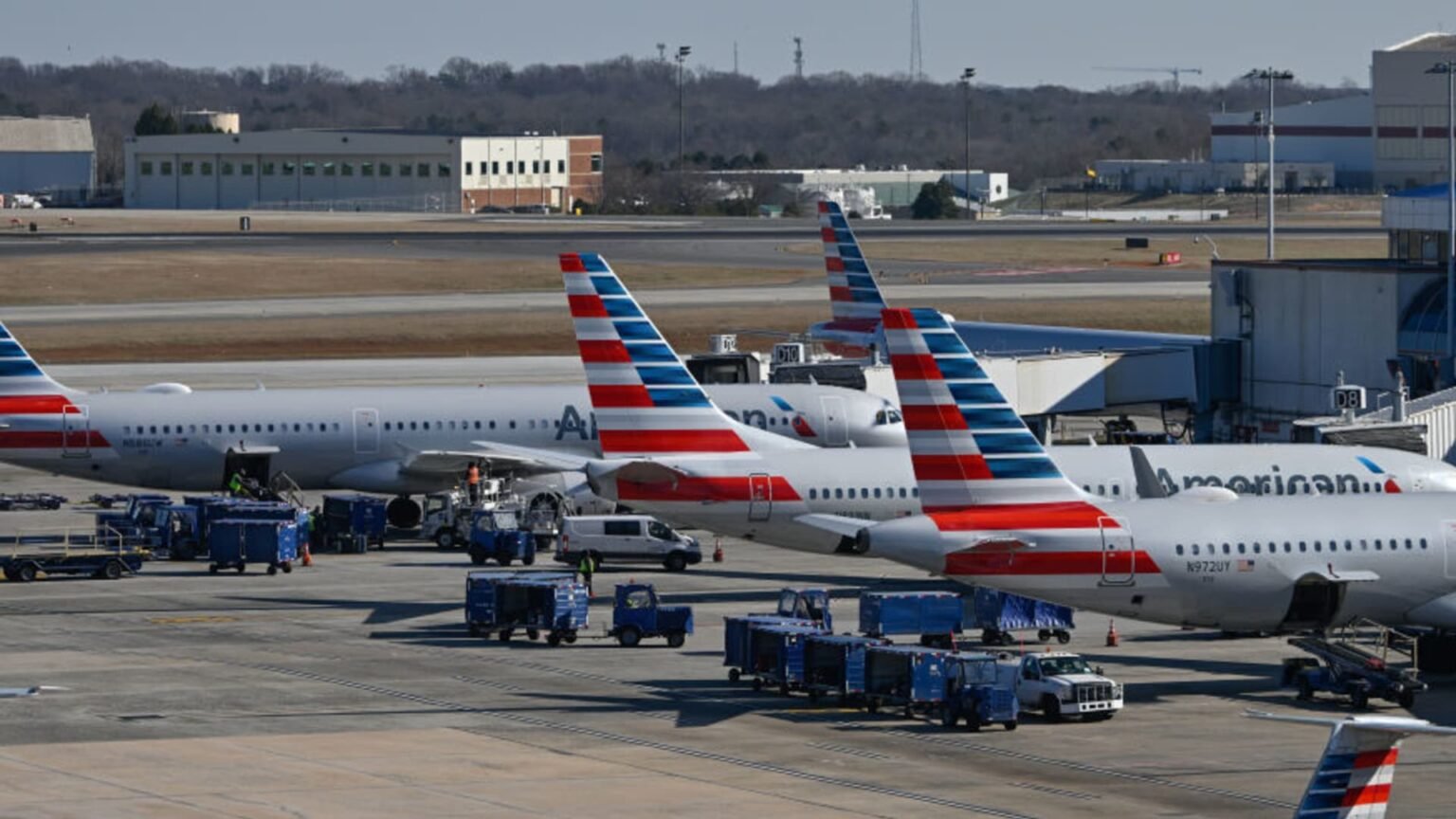 American Airlines hikes quarterly revenue, profit estimates after strong fourth quarter