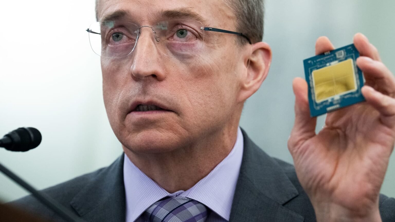 Intel stock tumbles after brutal results