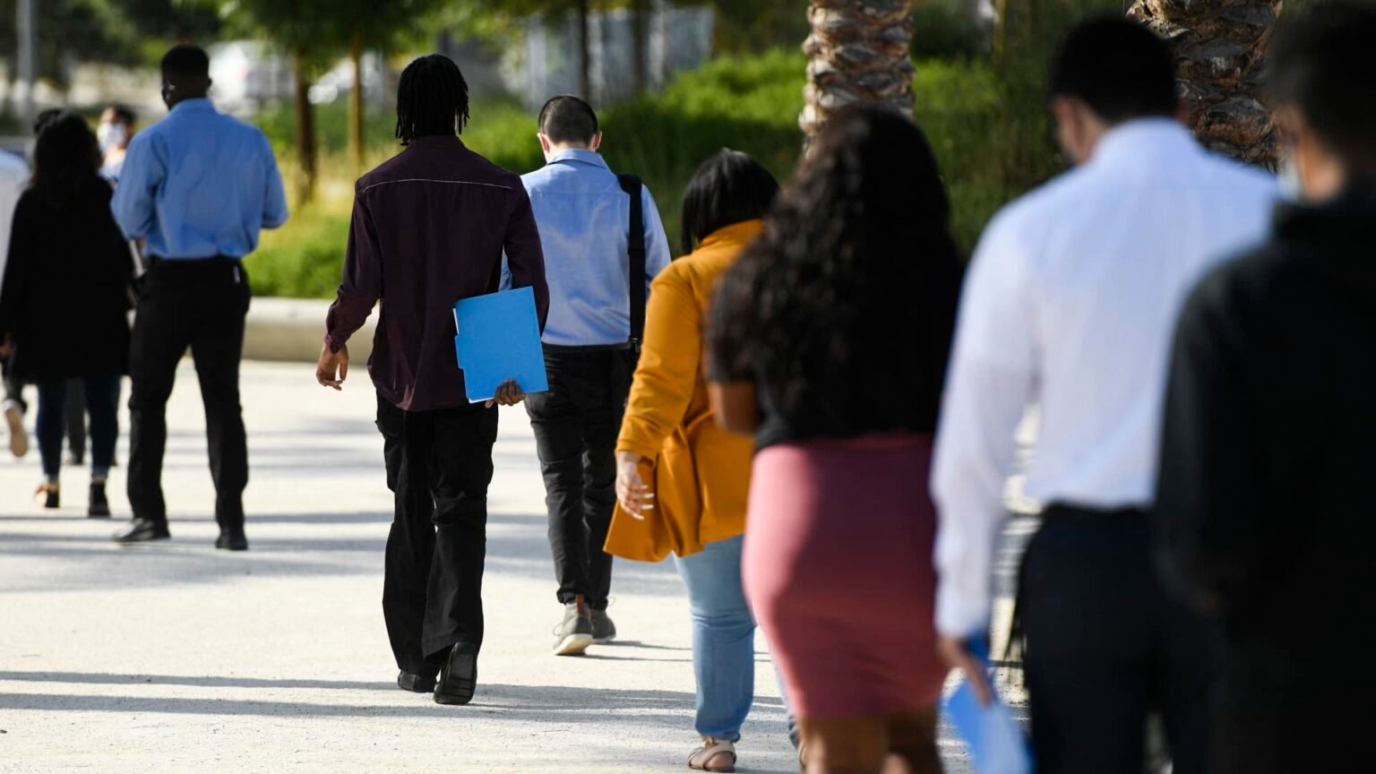 U.S. unemployment system still plagued by delays 3 years after pandemic-era downturn
