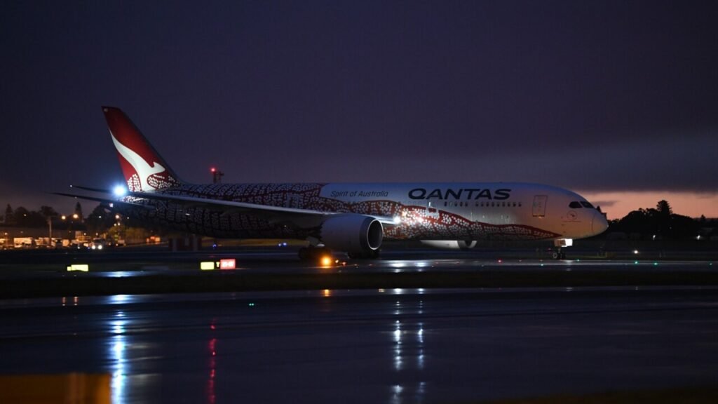 ‘I commend the crew’: Qantas flight from New Zealand lands in Sydney following mayday call