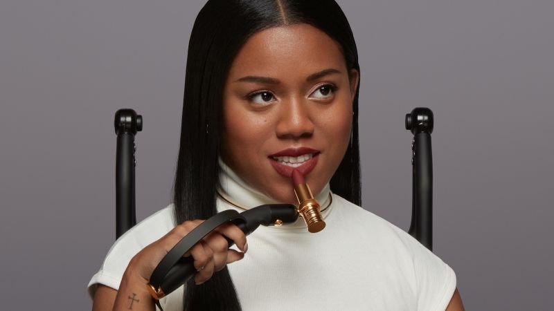 This L’Oreal device aims to help people with limited mobility apply makeup