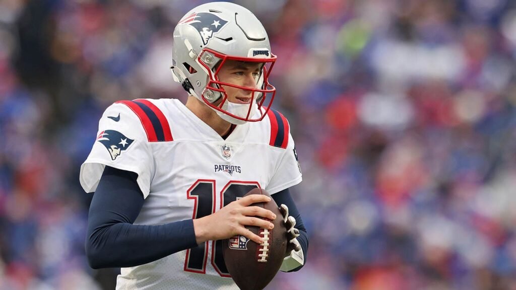 Patriots’ Bill Belichick noncommittal on Mac Jones as next year’s starter