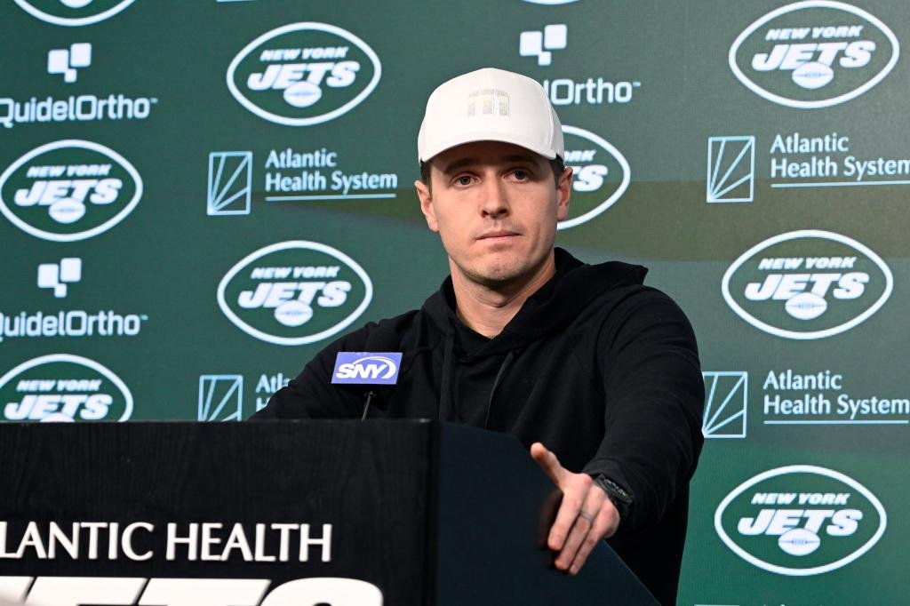 Mike LaFleur likely to get veteran assistant if he returns with Jets