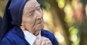 ‘With our pension age rising we need a French lesson to stop the robbing Tories’