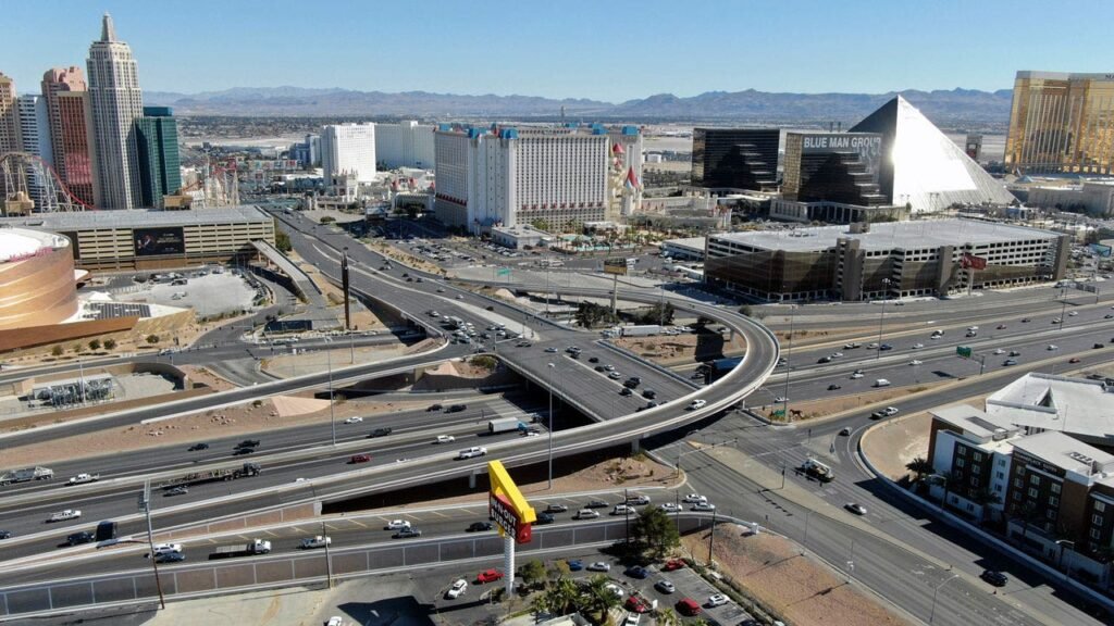 Main stretch in Las Vegas’ Interstate 15 will close for weekend