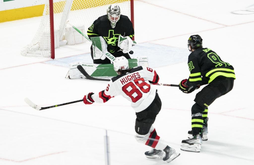 Devils nip Stars in OT thanks to Jack Hughes’ big night