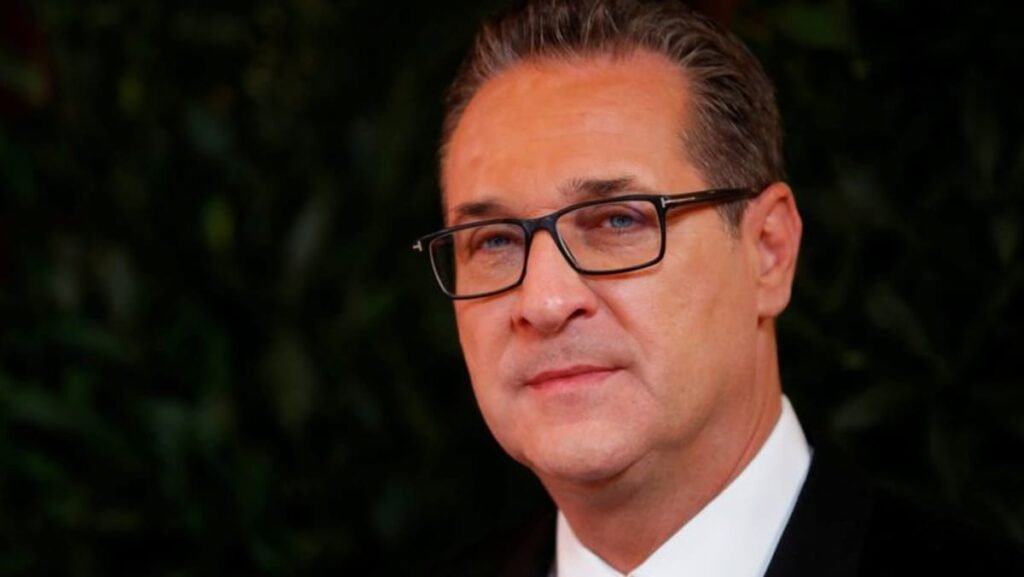 Austrian court acquits far-right leader in corruption retrial