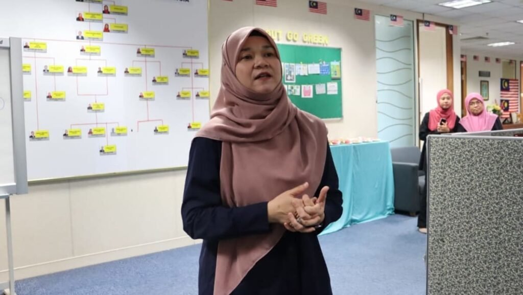 More than RM100,000 cash aid for students stolen from vehicle; education minister says rules breached