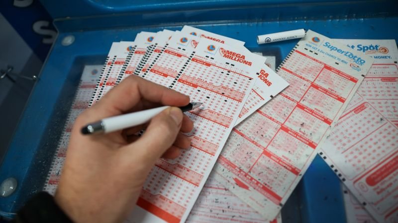 Mega Millions jackpot soars to nearly $1 billion after no winner in Tuesday night’s drawing