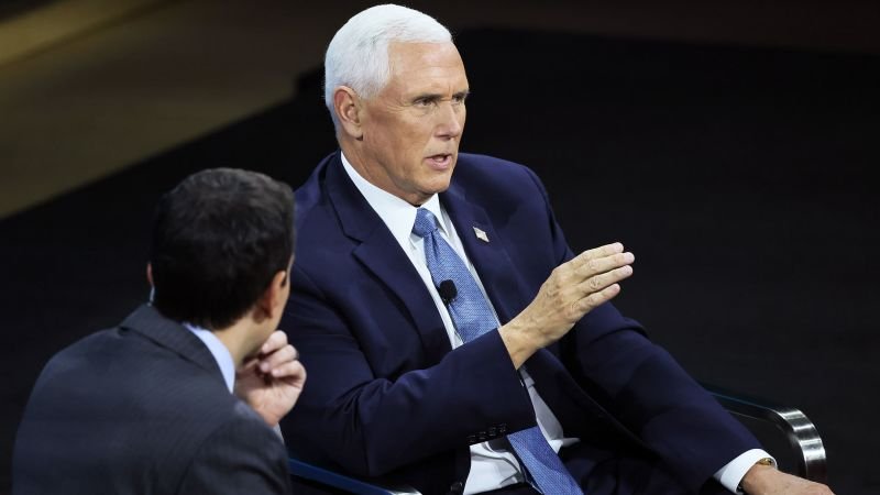Pence courts social conservatives once loyal to Trump