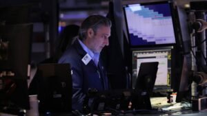 Bruised tech investors are hedging their bets