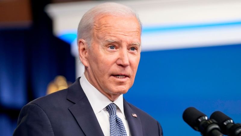 Biden seeks to change the subject by focusing on the economy in Virginia
