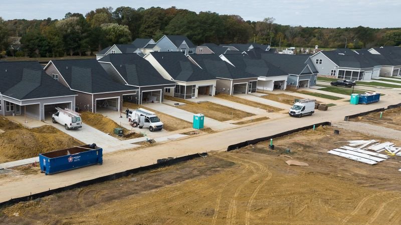Home builder confidence rises for the first time in a year