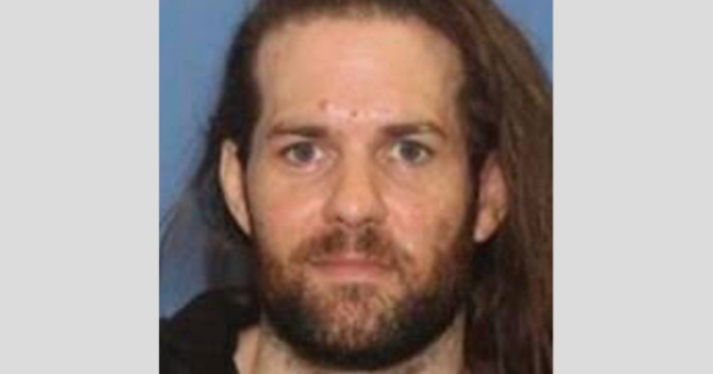 Oregon police hunt man accused of torturing woman 2 years after Vegas kidnapping conviction