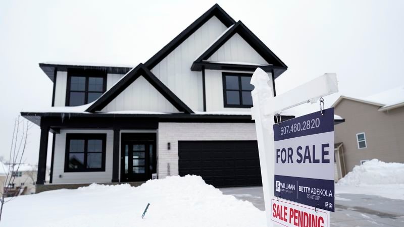 Pending home sales increased last month for the first time since May