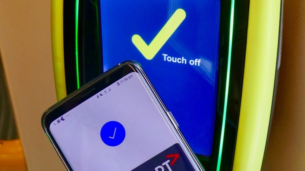 Daniel Andrews backs the replacement of Myki transport system, signalling a move to smartphone and card payments like Sydney