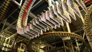 Daily Mirror publisher warns on profit and plans £30mn cost cuts