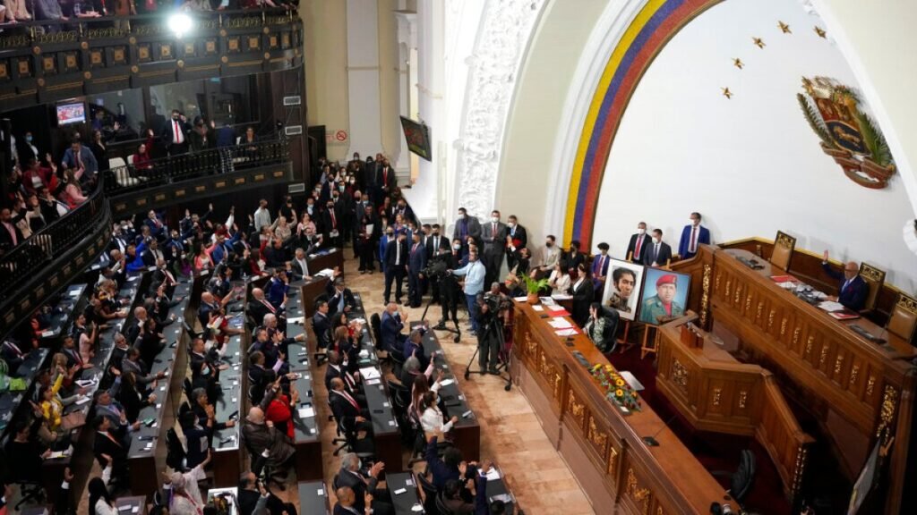Venezuelan court issues warrants for new opposition leaders