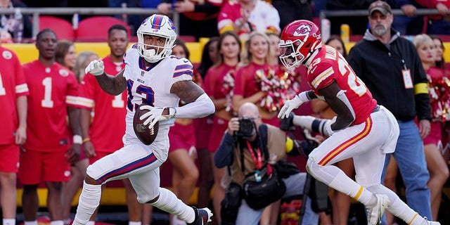 Gabe Davis, #13 of the Buffalo Bills, catches a pass for a touchdown during the second quarter against the Kansas City Chiefs at Arrowhead Stadium on Oct. 16, 2022 in Kansas City, Missouri.