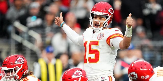 Patrick Mahomes #15 of the Kansas City Chiefs signals at the line of scrimmage against the Las Vegas Raiders during the first half of the game at Allegiant Stadium on Jan. 7, 2023 in Las Vegas, Nevada.