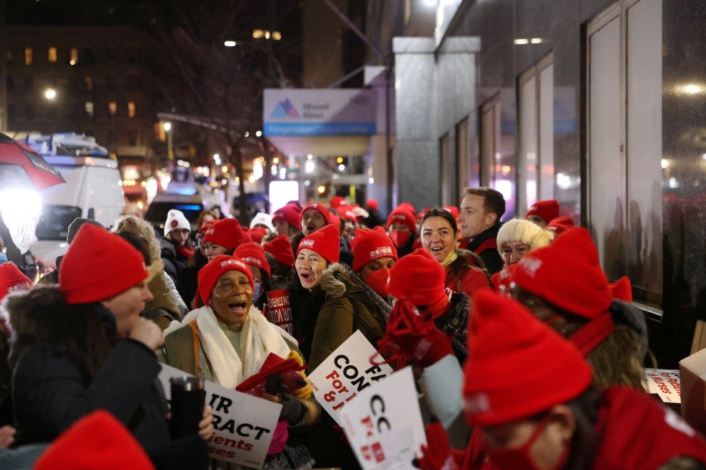 Nurses gather outside Mount Sinai on Madison Avenue, pushing for changes to scheduling practices that have left them spread thin.