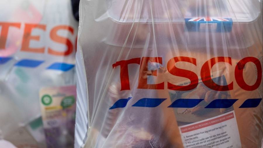 Tesco delivers Christmas sales growth but keeps profit forecast