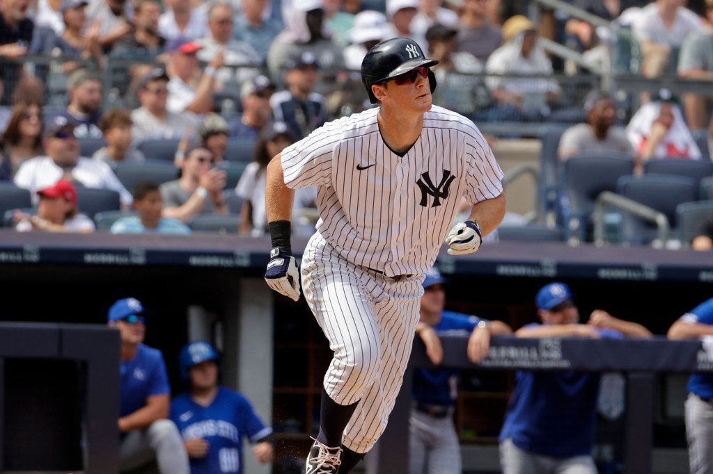 New York Yankees DJ LeMahieu watches his two run home run