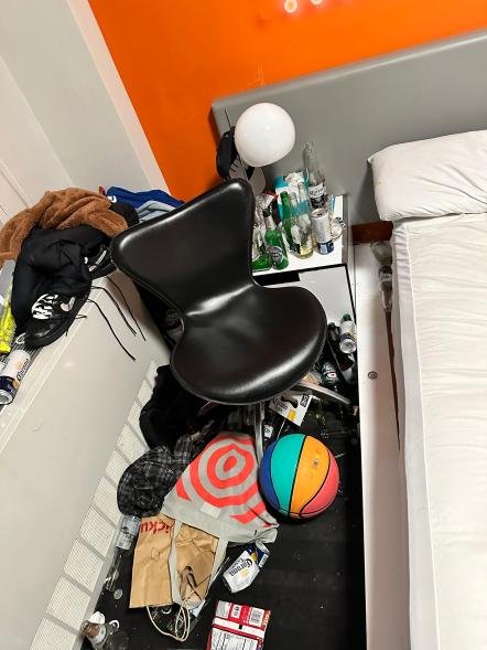 Rodriguez claimed that he has seen migrants sell drugs outside of the hotel.