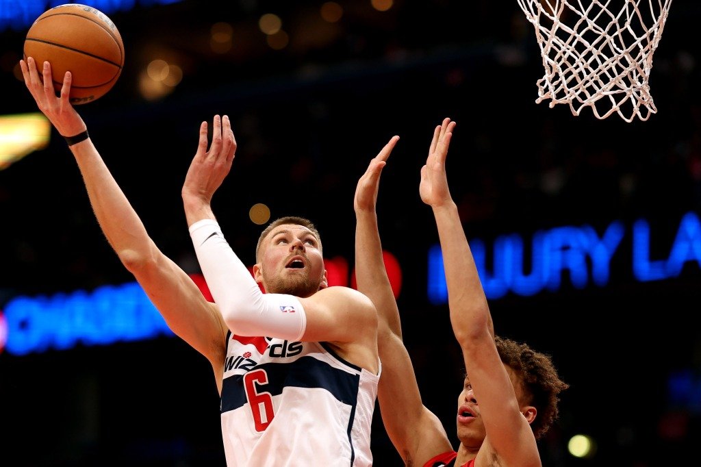 Kristaps Porzingis goes up for a shot against the Pelicans on Jan. 9, 2023.