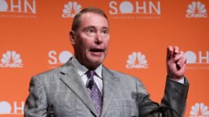 Bond king Jeffrey Gundlach says he expects one more Fed rate hike