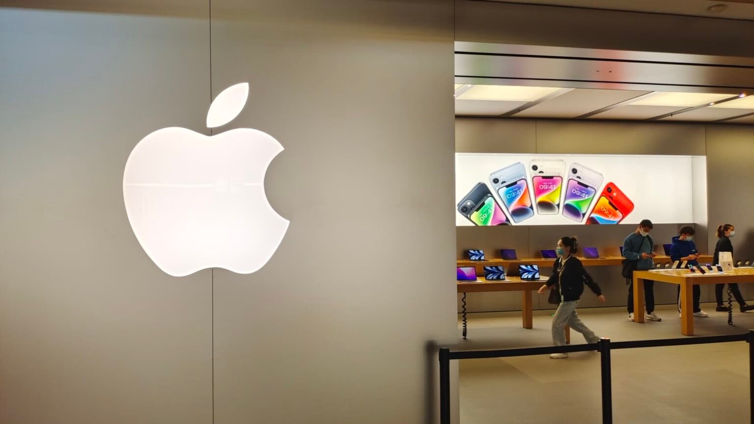 Stocks making the biggest moves after hours: Apple, Amazon, Ford and more