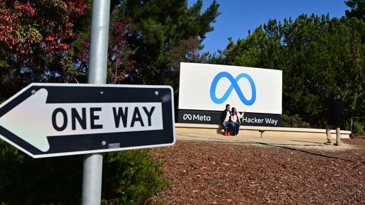 Is the bubble bursting for tech workers?