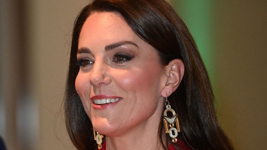 Kate Middleton Rewears a Pair of Bold, Under $100 Earrings