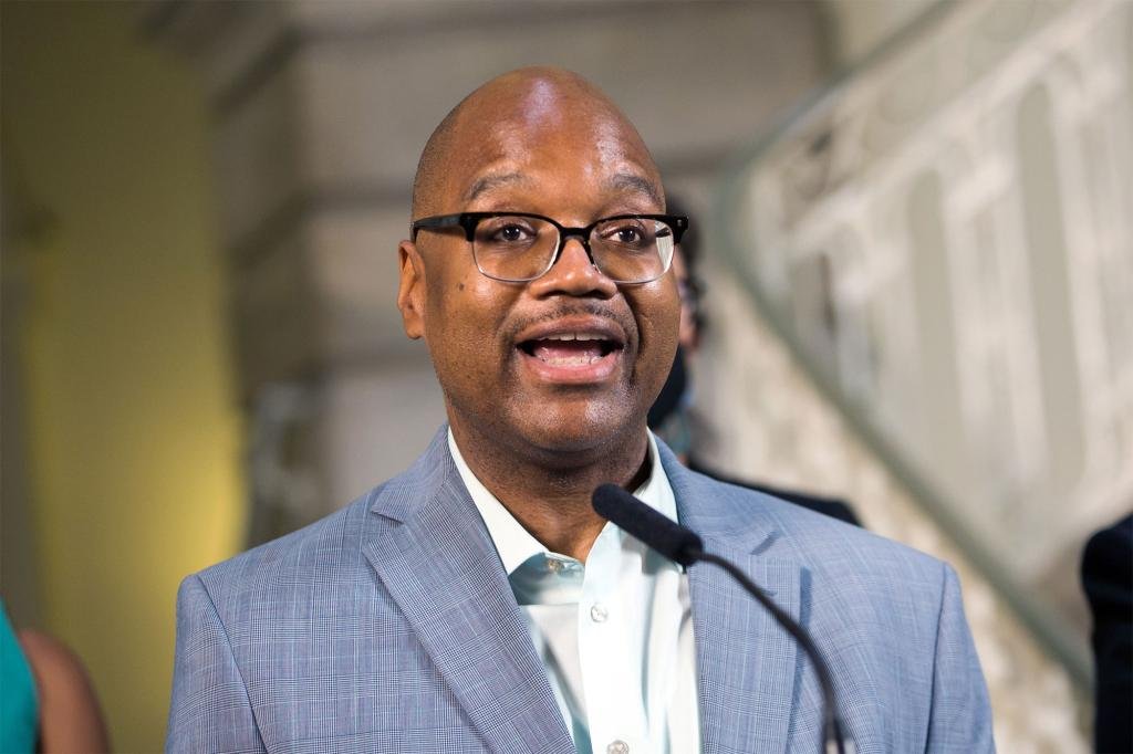 NYC’s homeless services chief Gary Jenkins resigning as migrant crisis surges past 44K