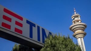 KKR set to make offer for Telecom Italia’s fixed-line business