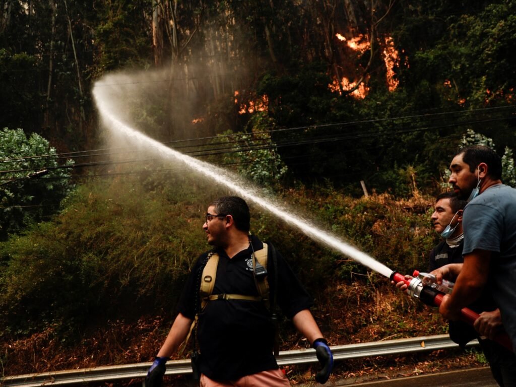 Death toll rises as Chile reels from wildfires driven by heatwave