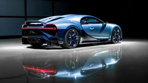 The Bugatti Chiron Profilée has an aerodynamic wing to increase pressure on the rear wheels at high speeds.