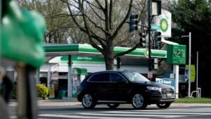 BP posts record profit and boosts investment in oil and gas