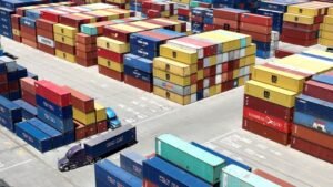 US-China trade defies talk of decoupling to hit record high in 2022