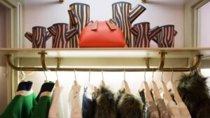 Paul Smith to stop trading in Russia